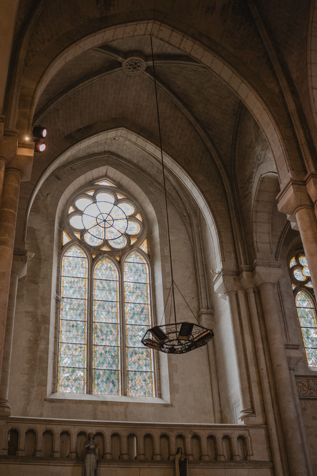 Architecture d'une église lors d'une cérémonie de mariage